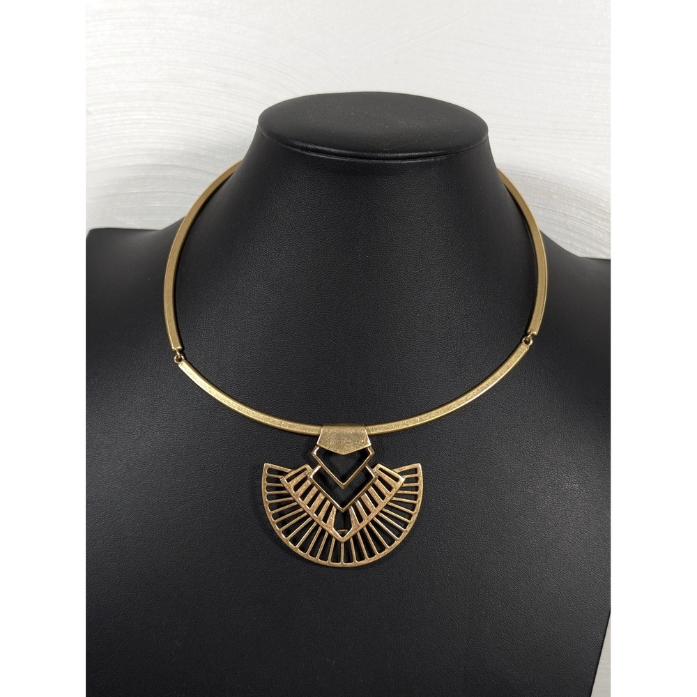 Stella & Dot Aida Collar Necklace Gold Tone Geometric Pendant 16"‎ Egyptian